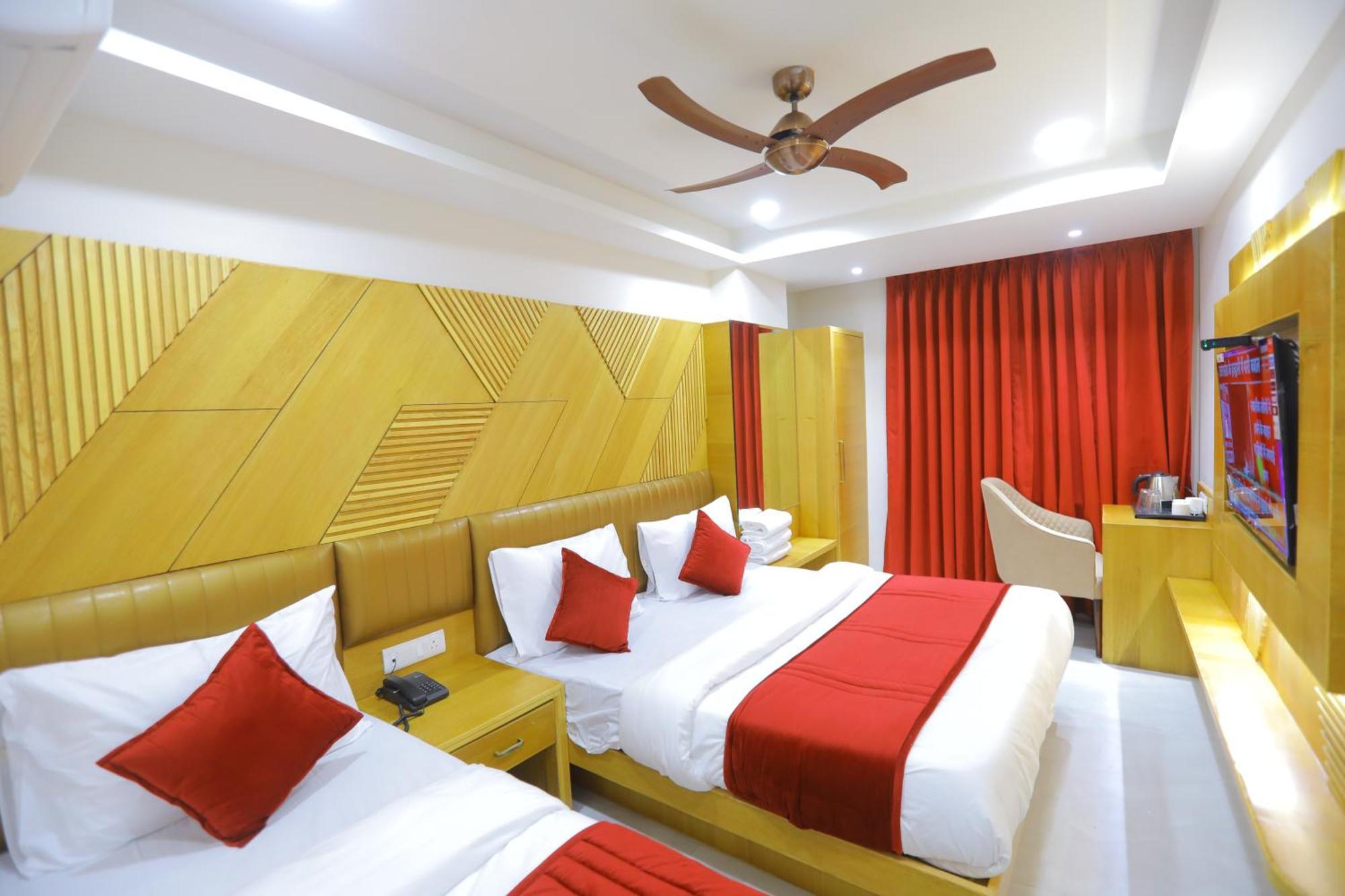 Glitz - Walk In From Railway Station Hotel New Delhi