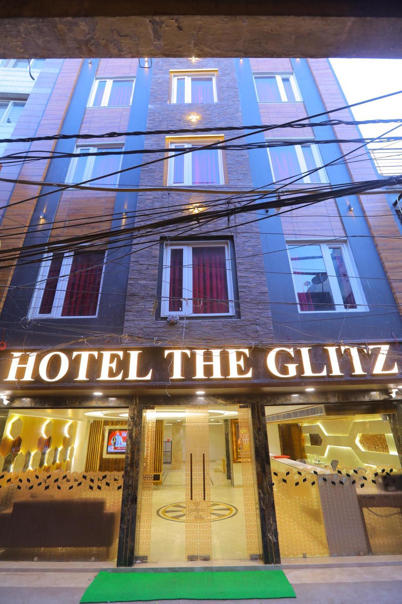 Glitz - Walk In From Railway Station Hotel 3*